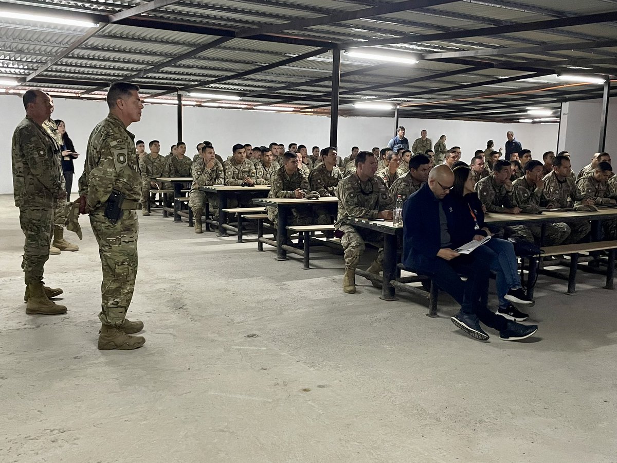 En el marco de la protección y resguardo de la frontera, la Fiscalía de Frontera, capacitó a personal que cumple labores en la JAF, con la finalidad de orientar sobre procedimientos legales con migrantes NNA, que ingresan o salen de territorio nacional por pasos no habilitados.