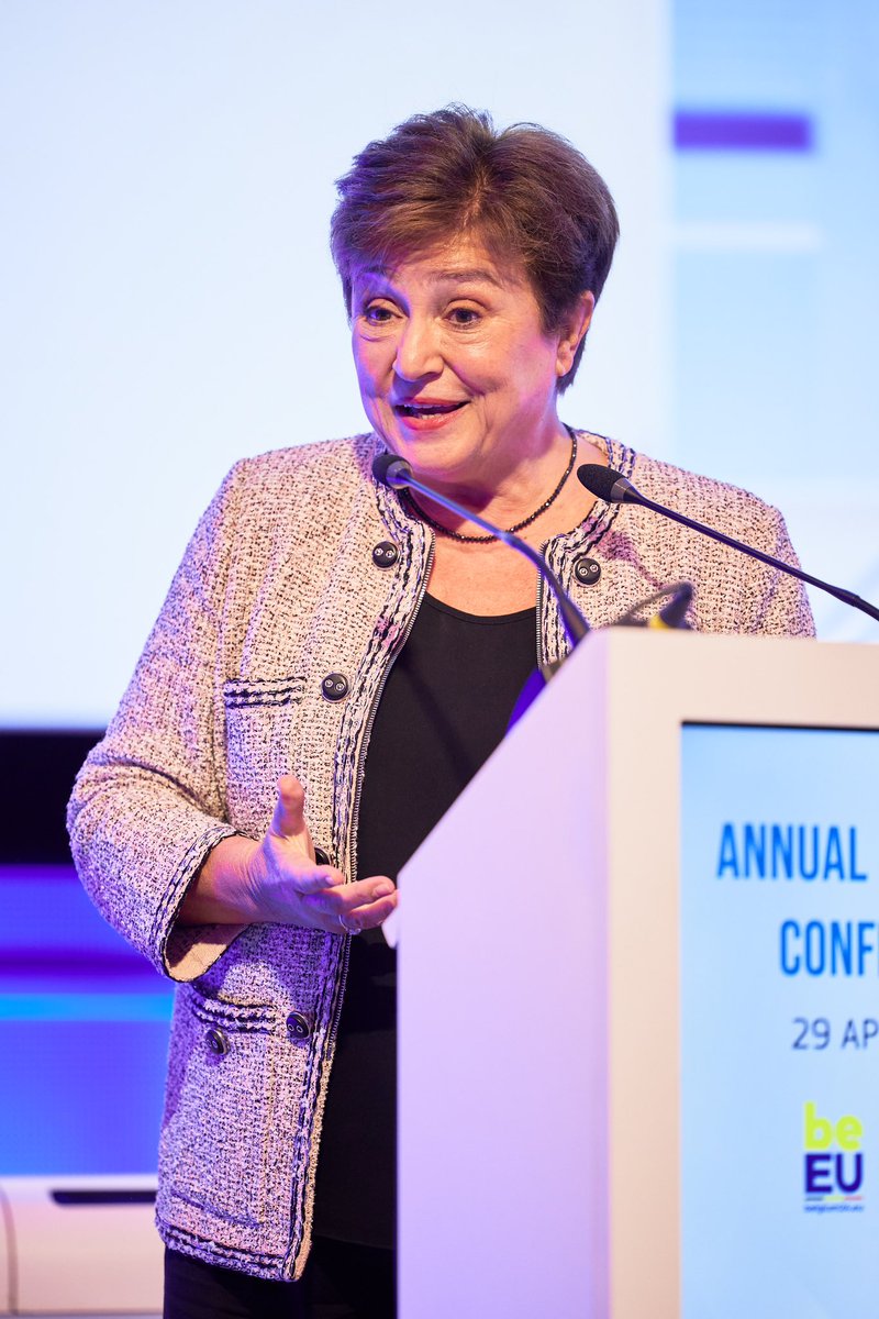 After many great speakers & interesting discussions @KGeorgieva managed, as usual 🙂, to attract the audience with a dynamic & inspiring speech. ✨ Thank you, dear friend, for your unwavering belief in #Europe! 1/2