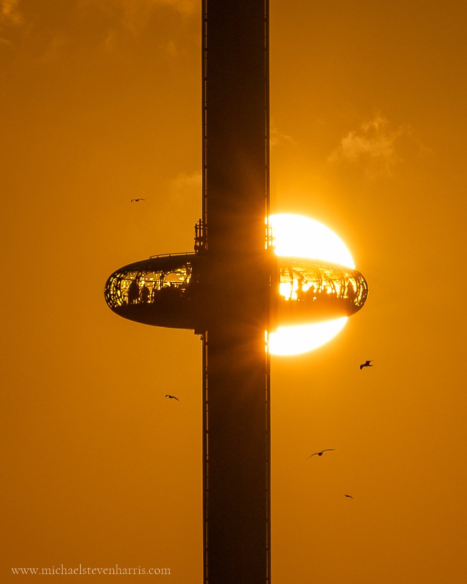 Big Sun behind the Brighton i360 pod ☀️ Hopefully many more big suns to look forward too! 🤞🏻😁 #brighton #bbcsoutheast #WexMondays #fsprintmonday #ThePhotoHour #Sharemondays2024 #brightoni360 #i360 #photopills