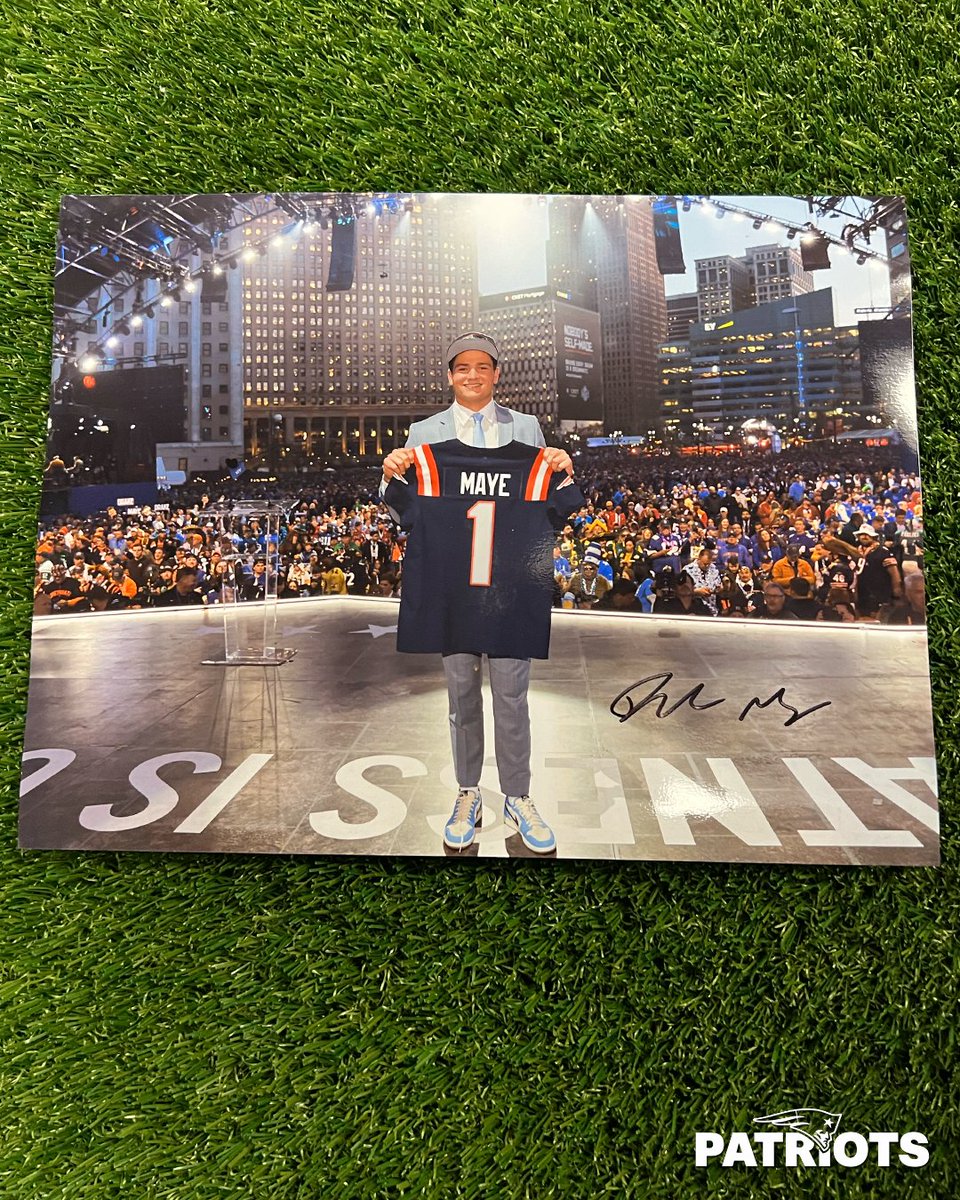 Maye the odds be ever in your favor. RT to win a signed @DrakeMaye2 photo from draft night! Rules: bit.ly/3QLQuB1