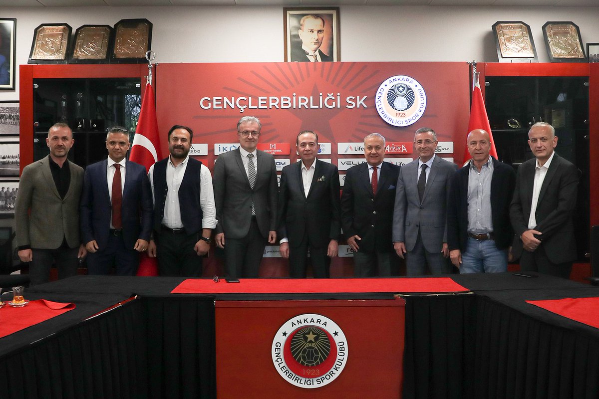 Gençlerde Birlik Platformu, Başkanımız Osman Sungur’u ve yönetim kurulu üyelerimizi ziyaret ederek hayırlı olsun dileklerinde bulundu. 👉bit.ly/3UDCift