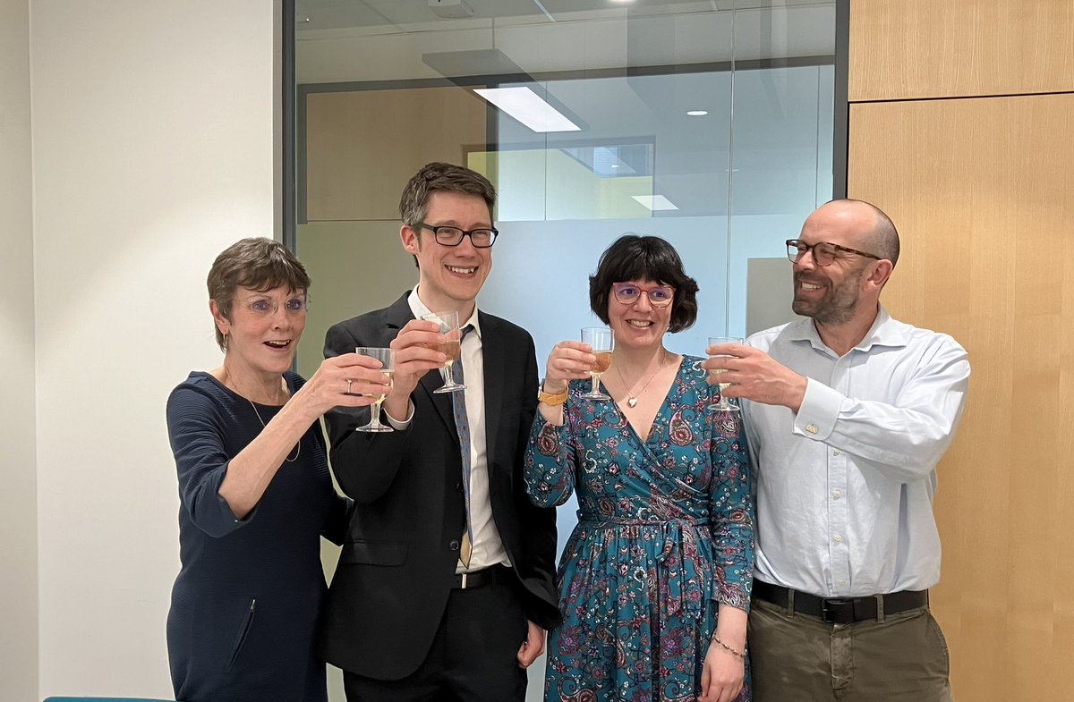 Huge congratulations to @Tim_van_Hasselt on successfully passing his PhD viva today, receiving no corrections! It’s been a delight to supervise you alongside @DraperES & @DrCGale. I’m so excited to see where the next steps of your career take you! #PedsICU