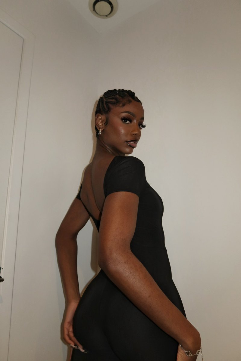 BARBIANAAA ★ tweet media