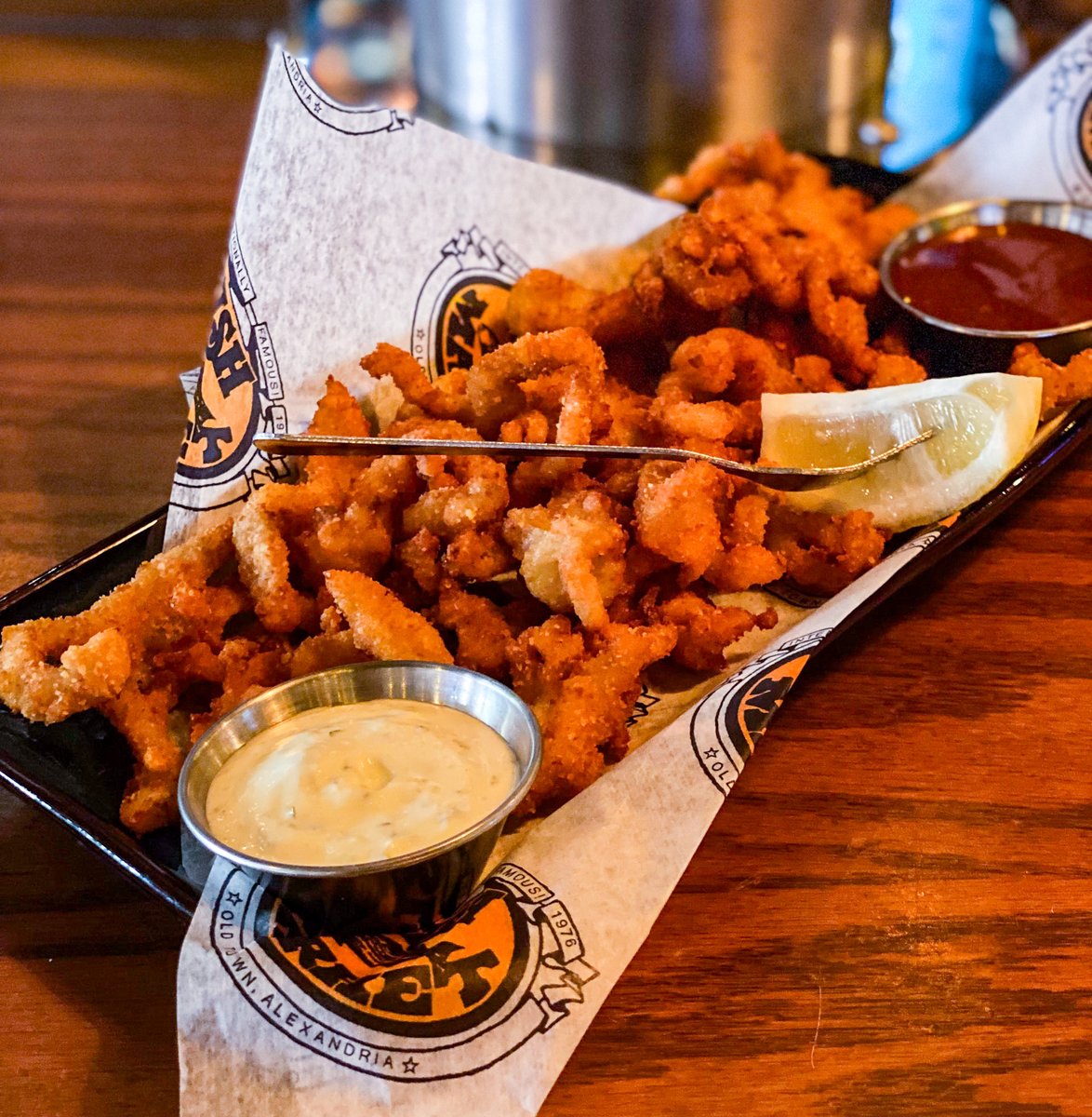 Dive into deliciousness with our crispy clam strips! Crunchy on the outside, tender on the inside – it's a taste of seaside perfection. 🌊 #delivery #supportlocalbusiness #visitalx #seafood #patiodining #fishmarket #ubereats #nomnom #grubhub
