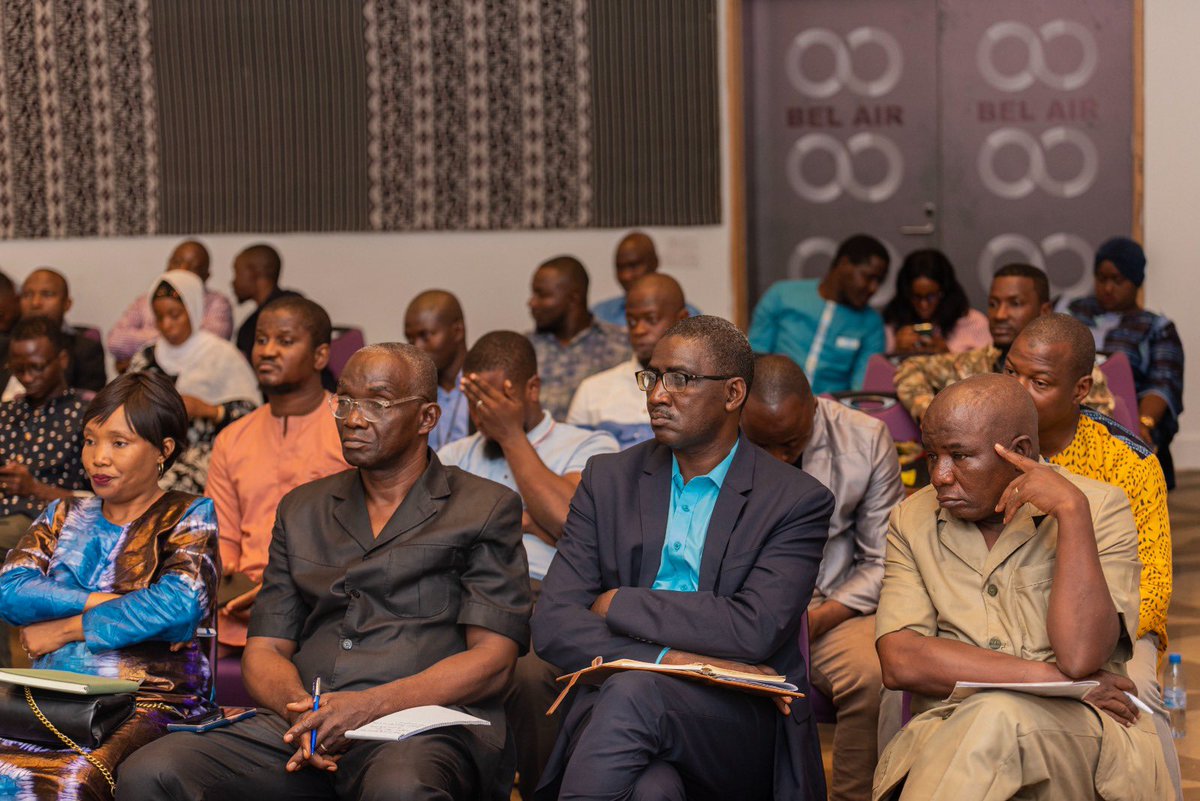 asadio14's tweet photo. J’ai modéré le 1er panel du Forum sur le #Désordre_Informationnel organisé par @ablogui. 

Un cordial moment de partage avec des acteurs clés venus de la #SociétéCivile, du @cntguinee1, du @InfoComGN et des #médias sur les défis et enjeux de la désinformation. @IMPACTplateform https://t.co/IbEaqHO0Ov