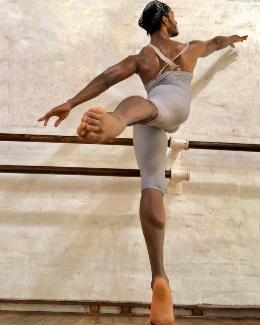 Happy International Dance day- Feliz Día Internacional de la Danza.
.
.
#danza #fernandomontaño 
#hapoyinternationaldanceday #diadeladanza