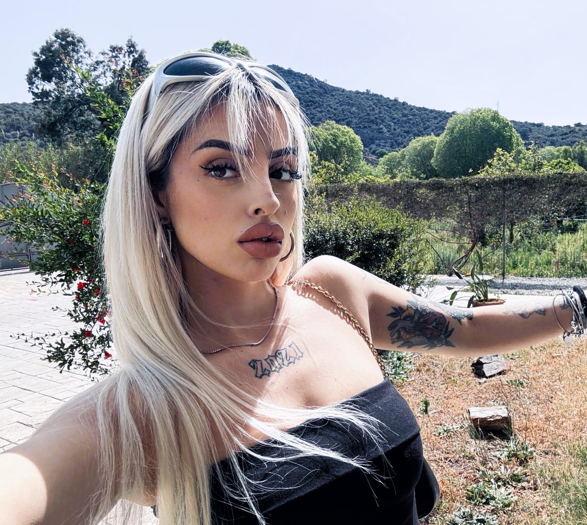 sofiaaonlyy tweet picture