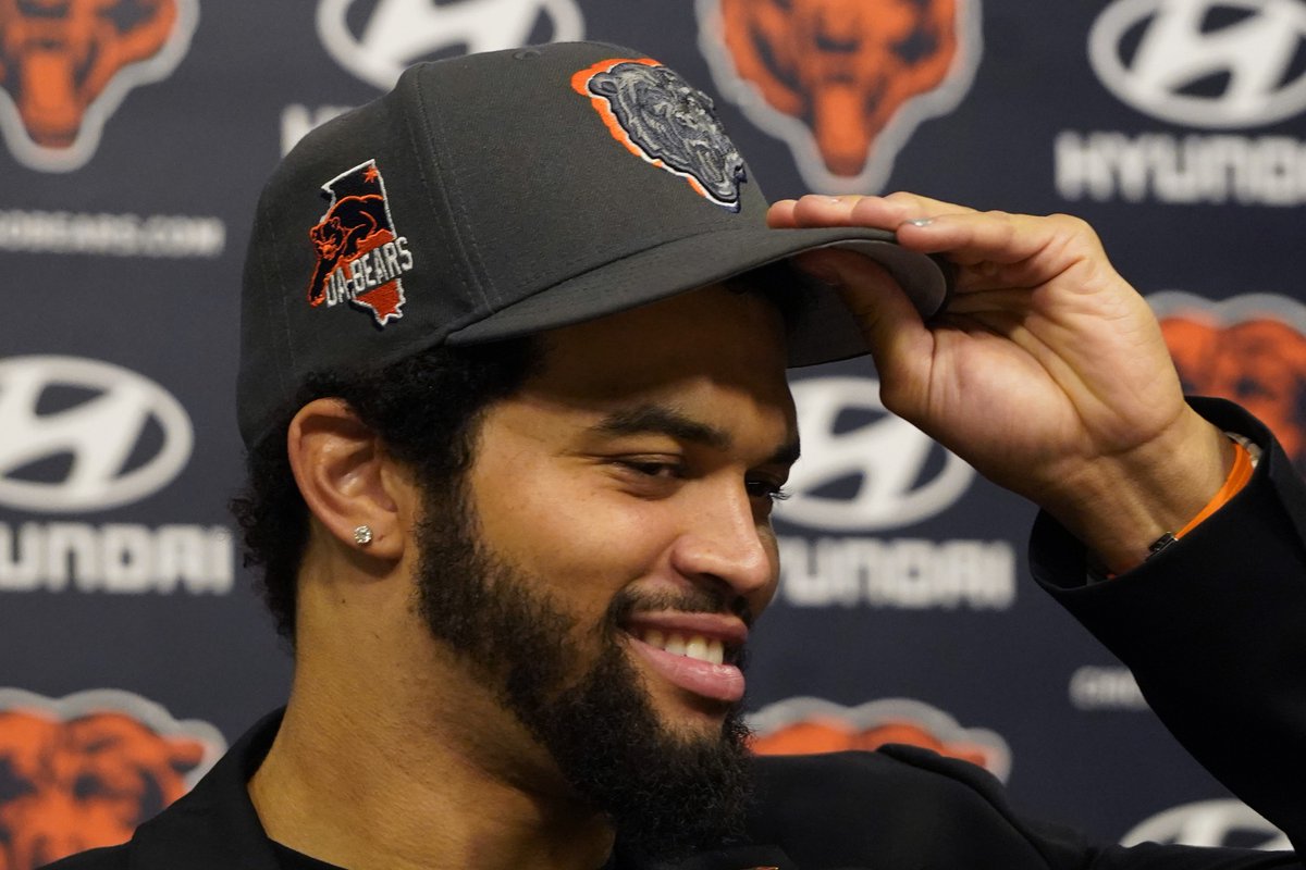 .@dan_bernstein & @leilarahimi discuss expectations for how the #Bears will adjust to new quarterback Caleb Williams now with @BigAntHerron. @670TheScore 🎧 670thescore.com/listen 💻 twitch.tv/chicago670thes…