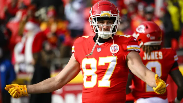 The #Chiefs and Travis Kelce have agreed to terms on a new 2-year contract extension. He will be the league's Highest paid TE.