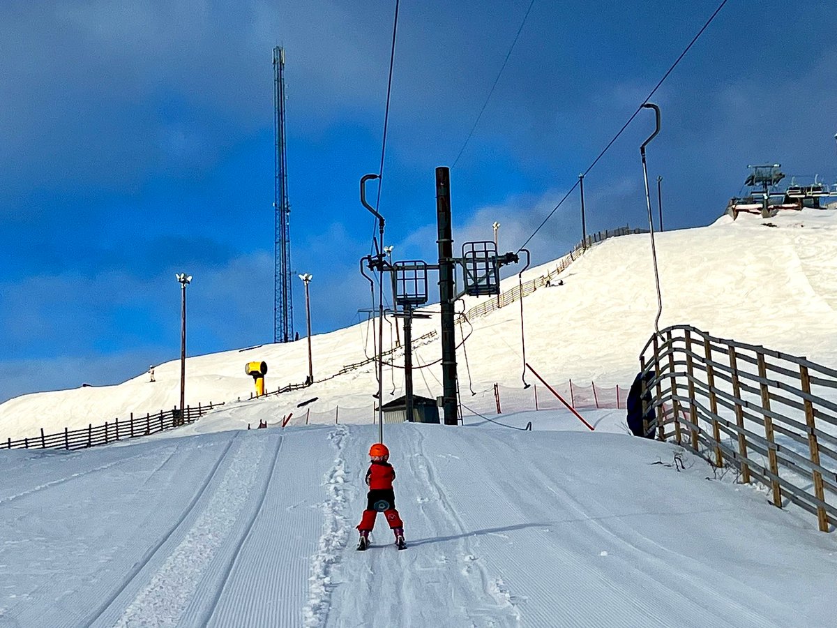 Sommaren kan vänta. Luossabacken levererar.
#kiruna #livetinorr