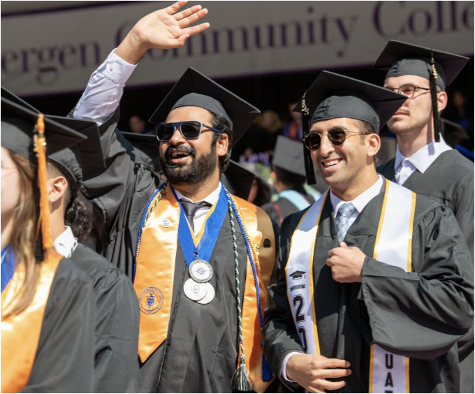 Find out who will be speaking at #commencement: ow.ly/HEtL50RoZlV.

#bergencc #learnbelongsucceed #nj #paramus #njcommunitycolleges #ccmonth #collegegraduation #bergengrad #collegegraduates