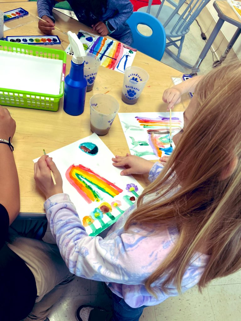 MissSavage142's tweet photo. More Art Day creations! Some talented artists in Room 9! @KerkstraCougars https://t.co/HWfMoGdlrS