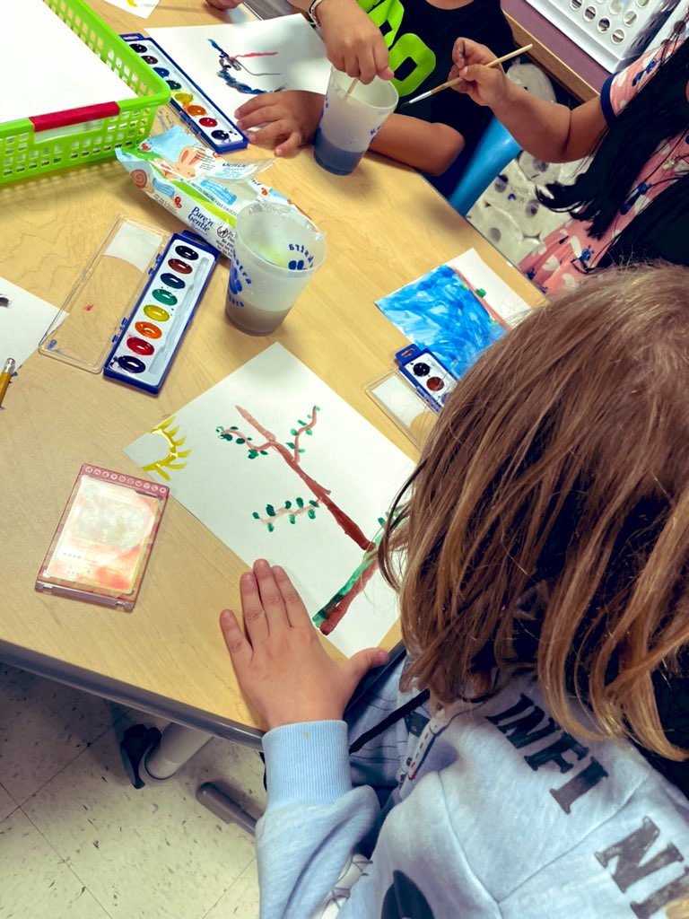MissSavage142's tweet photo. More Art Day creations! Some talented artists in Room 9! @KerkstraCougars https://t.co/HWfMoGdlrS