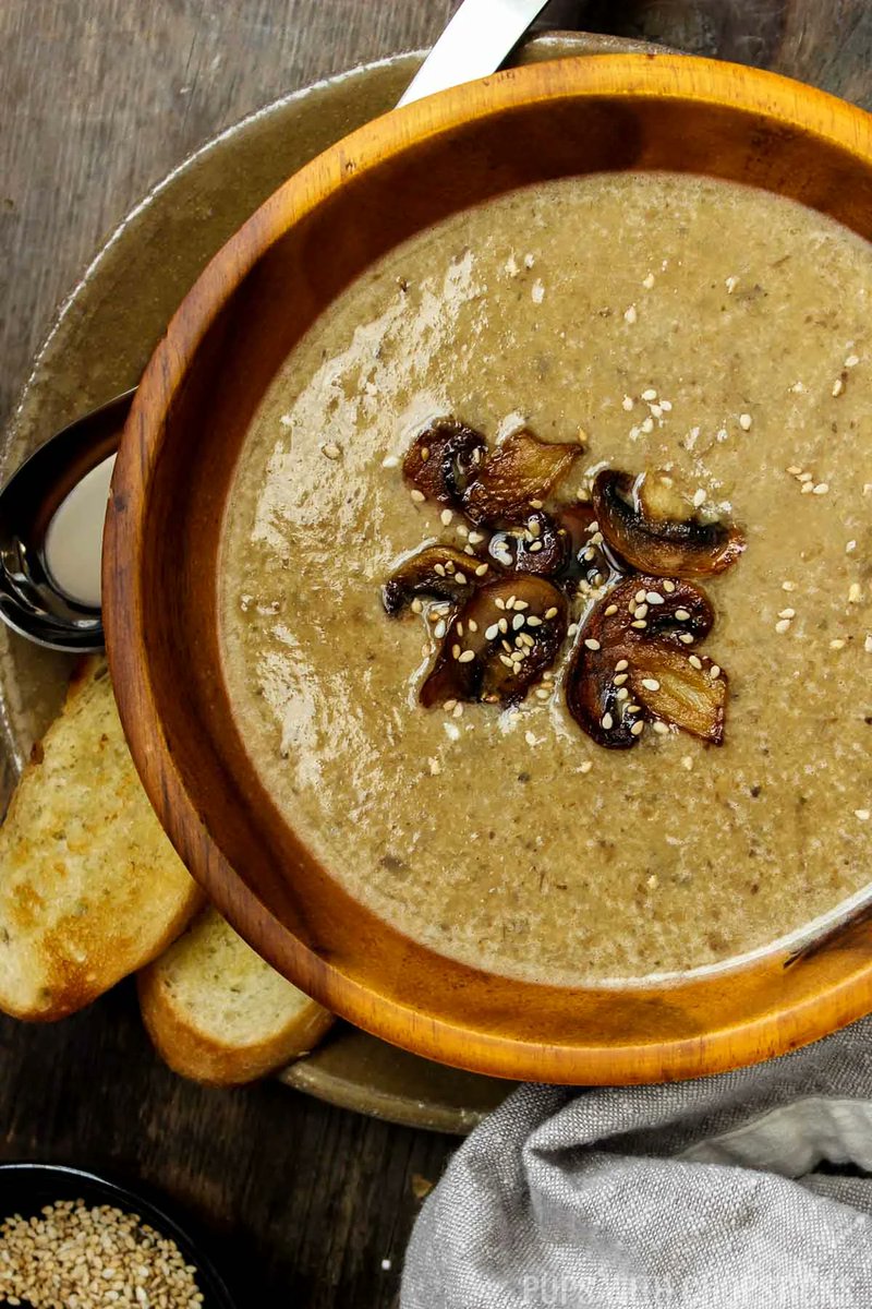 Creamy Roasted Mushroom Garlic Soup Recipe: pupswithchopsticks.com/creamy-roasted… #foodie #Nomnom #asianrecipes #asianfood