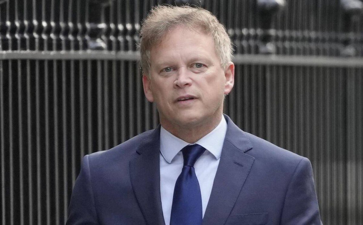 Italien transferiert Storm Shadow-Marschflugkörper in die Ukraine zum Einsatz auf die Krim

Dies erklärte der britische Verteidigungsminister Grant Shapps.

📝 „Ich denke, Storm Shadow ist eine außergewöhnliche Waffe. „Großbritannien, Frankreich und Italien bereiten diese Waffen