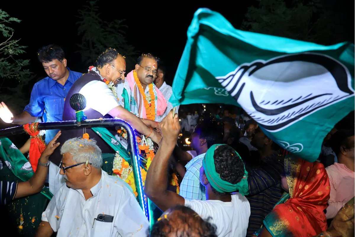 Alongside Cuttack Sadar MLA Candidate, Chandra Sarathi Behera, I went on a tremendous rally from Balarampur to Nemala. The entire experience was exceptionally uplifting, thanks to the warm and heartfelt reception from everyone we met along the way! #santrupt4cuttack…