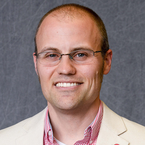 Proud of @JAFeducia, who received the 2023-2024 Alumni Distinguished Undergraduate Professor Award for his commitment to educational excellence. Way to go! #chempack @NCStateSciences @NCStateChemGSA chemistry.sciences.ncsu.edu/2024/04/29/fed…