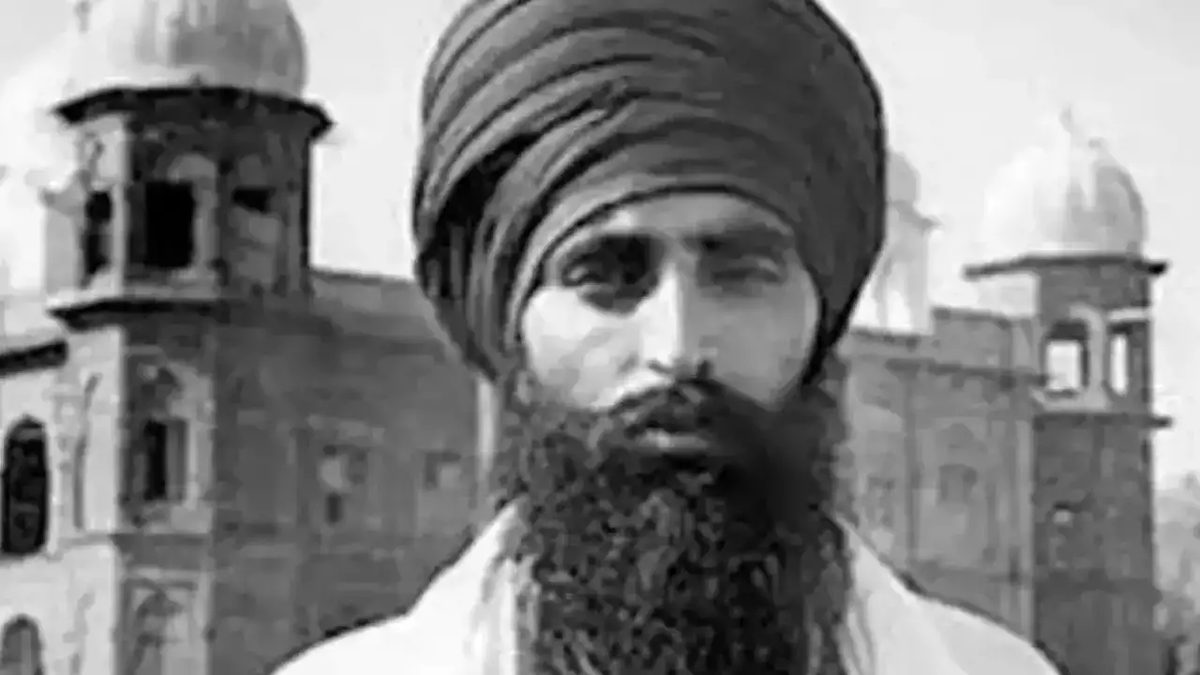 Lowest scum of the 20th century.  A deranged, genocidal lunatic who raped and tortured women in Sikh's holiest shrine.    

But when the army arrived to tackle him, he hid in the basement and remained there for 4 days.