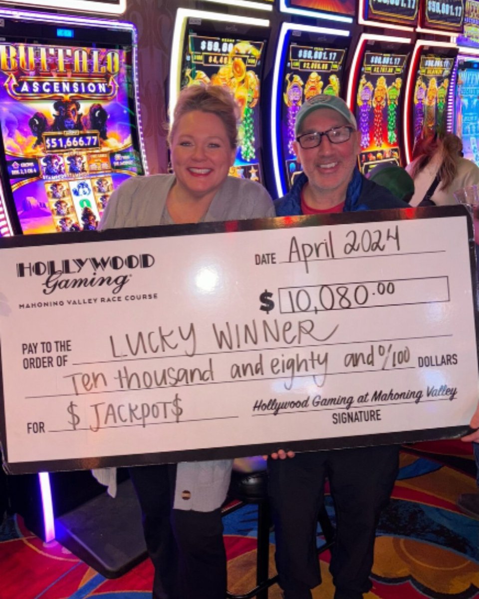 Congratulations to this lucky couple for landing a BIG jackpot!🤗