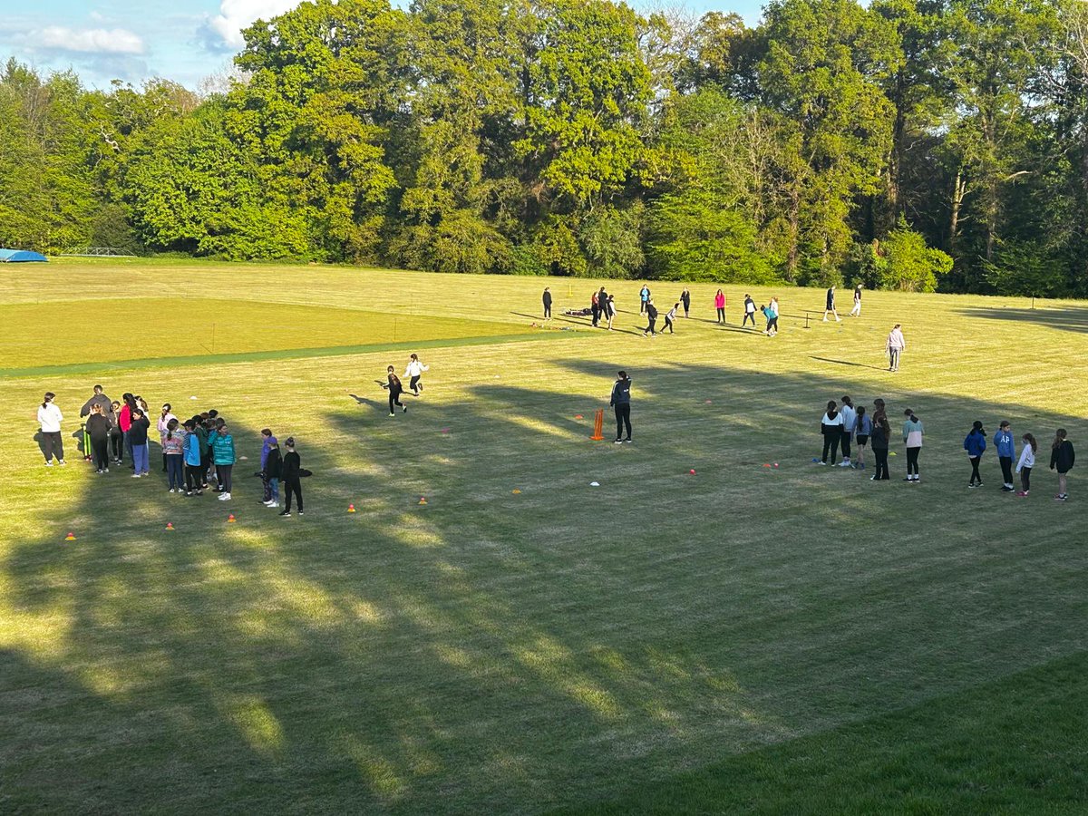 southwinchcc's tweet photo. What an evening for our Women &amp; Girls taster session! 

So many new players across all age groups! Brilliant work from all of our fantastic coaches &amp; managers 👏🏽 https://t.co/qFfCLCPXrn
