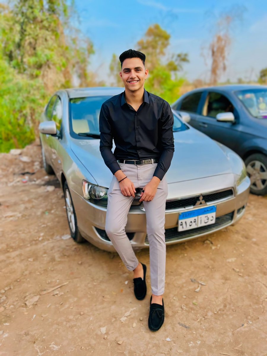 SaykooBeeh's tweet photo. لو محتار تعالا اختار🥱🖤 https://t.co/IrKpoq1e9B