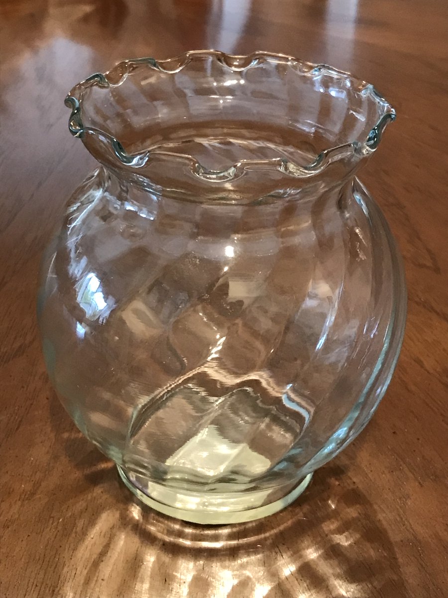 Vintage INDIANA GLASS Ivy Bowl with Optic Crystal 5 1/4' SHOP:✨ etsy.me/3WjFLB2 via @Etsy #vase #vases #ivybowl #indianaglass #glassvase #glassvases #homedecor #homedecorating #vintagevase #vintagevases #vintageglass #vintageglassvase #vintagedecor #vintagedecorating