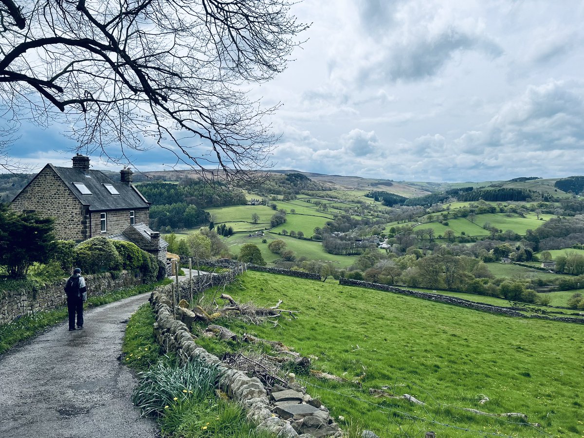 Is there a better way to spend a Monday? Walking in the stunning @peakdistrict @PeakDistrictNT from #Hathersage then a stay at the #ScotsmansPack 🍻