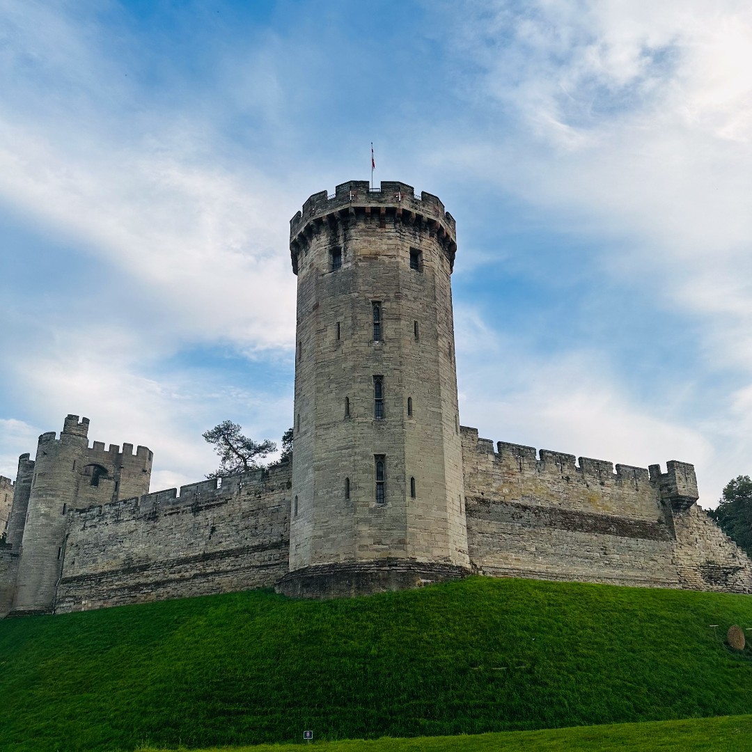 Make this your May Bank Holiday weekend POV 🤩 👉 warwick-castle.com