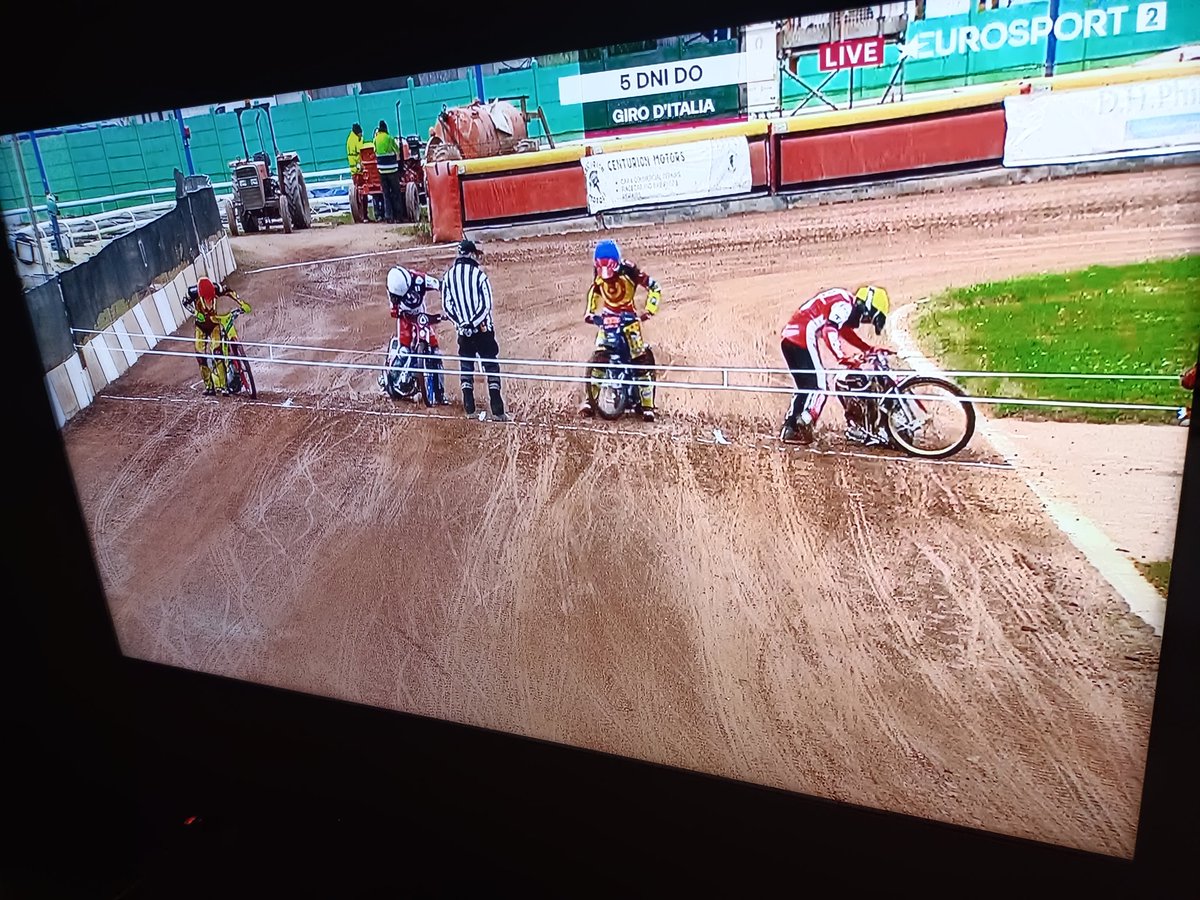 Spiiiiidłłłeeeeej!!!
Dla Brummies, Piter Pawlicki. Oby wszyscy cało i zdrowo 💪😉

📺 @Eurosport_PL 2

#speedway