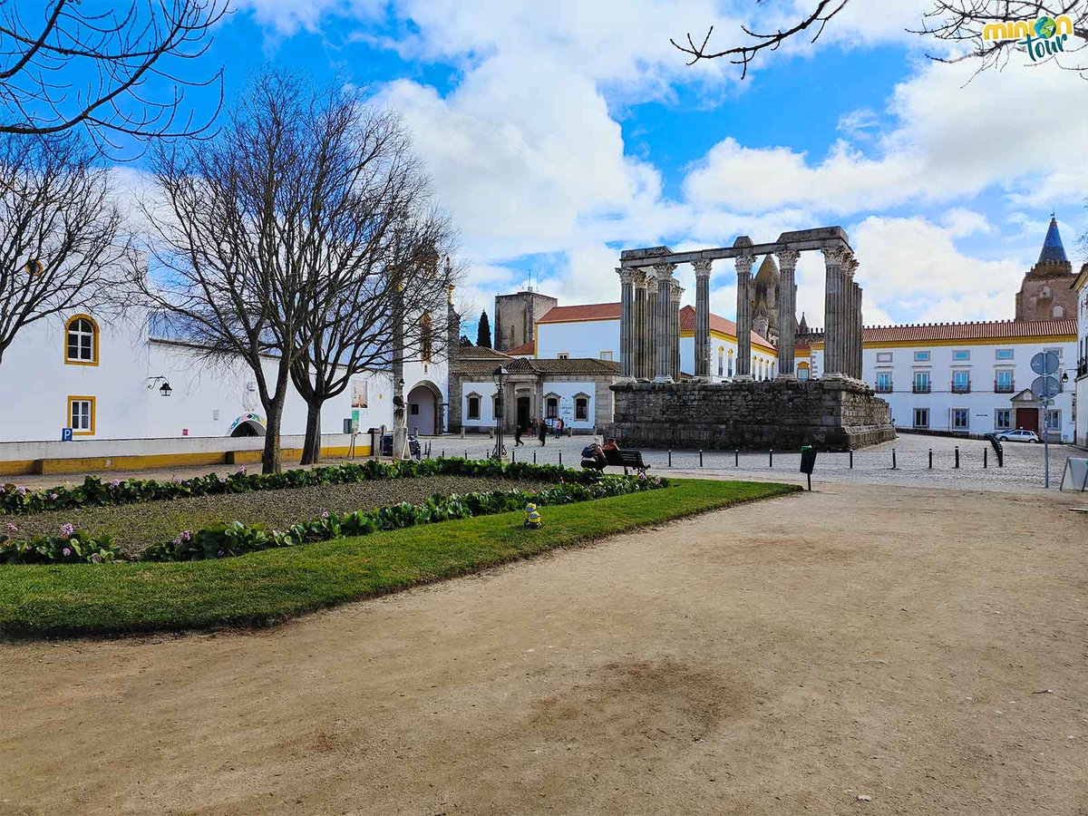 Una de las ciudades más chulas que conocemos de #Portugal es #Évora 🔝. Para que no te pierdas ningún rincón 📝, aquí tienes una guía de lo más completa 😎 👉 bit.ly/QueVerEvora @VisitAlentejoEs @VisitEvora @visitportugal @turismoportugal @MadridTB @GaliciaTB @SpainTravelB