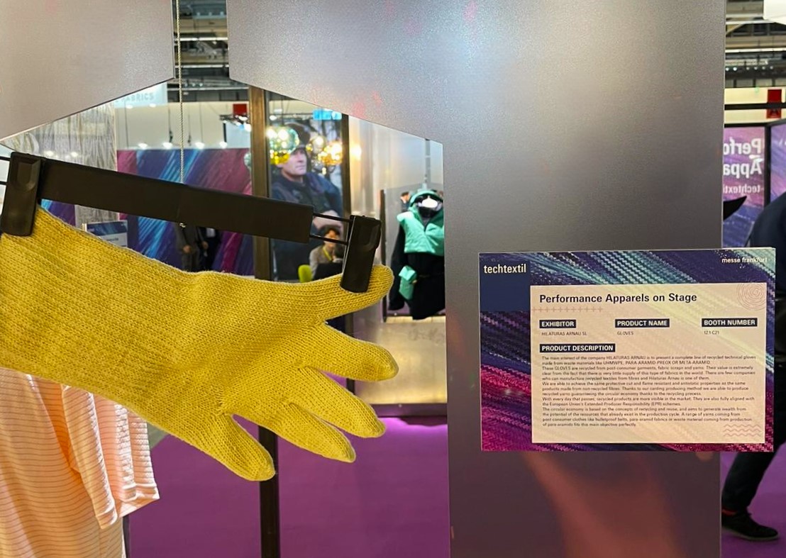 hilaturasarnau's tweet image. GUANTES IGNÍFUGOS + ANTICORTE 100% PARA-ARAMIDA RECICLADA, seleccionados para la exposición especial &quot;Performance Apparels on Stage&quot; en #Techtextil 2024.

Un producto de gran valor añadido, ejemplo de innovación, reciclaje ♻️ y sostenibilidad 🌱 aplicados a los textiles técnicos.