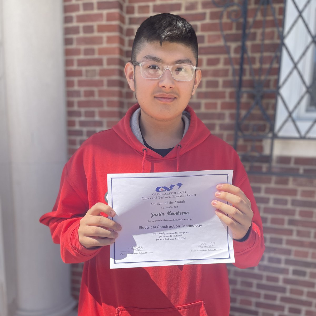 Congratulations to GFB Junior Justin Membreno who received a “Student of the Month” award from the Career and Technical Education Center at Orange-Ulster BOCES for outstanding performance in Electrical Construction Technology!
#vocationaleducation #ouctec #gettingresults #TUFSD
