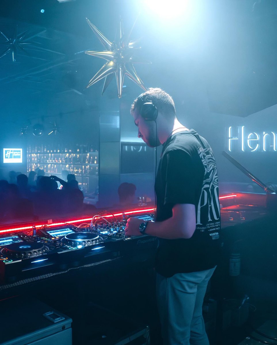 Thank you for the warm welcome at House Manila! 
Some scenes from my Asia debut past Saturday 👀

#debut #teamwork #manila