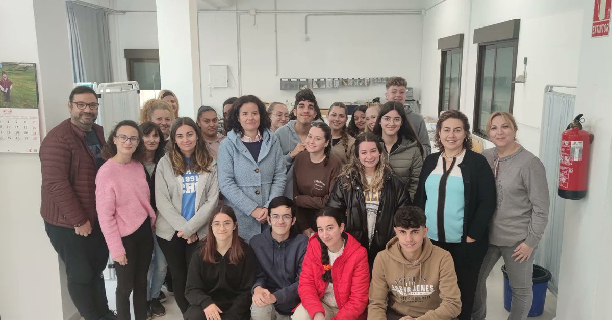 SAFAAlcala's tweet image. #FormaciónComplementaria #EnFPSAFA
👇👇👇
Charla #TestamentoVoluntadesAnticipadas impartida por la enfermera gestora de casos de la Unidad de gestión clínica #MaríaJoséNieto 
⤵️⤵️⤵️
Seguimos con la formación complementaria de nuestro alumnado 👏👏👏
¡¡¡Mil gracias María José!!!