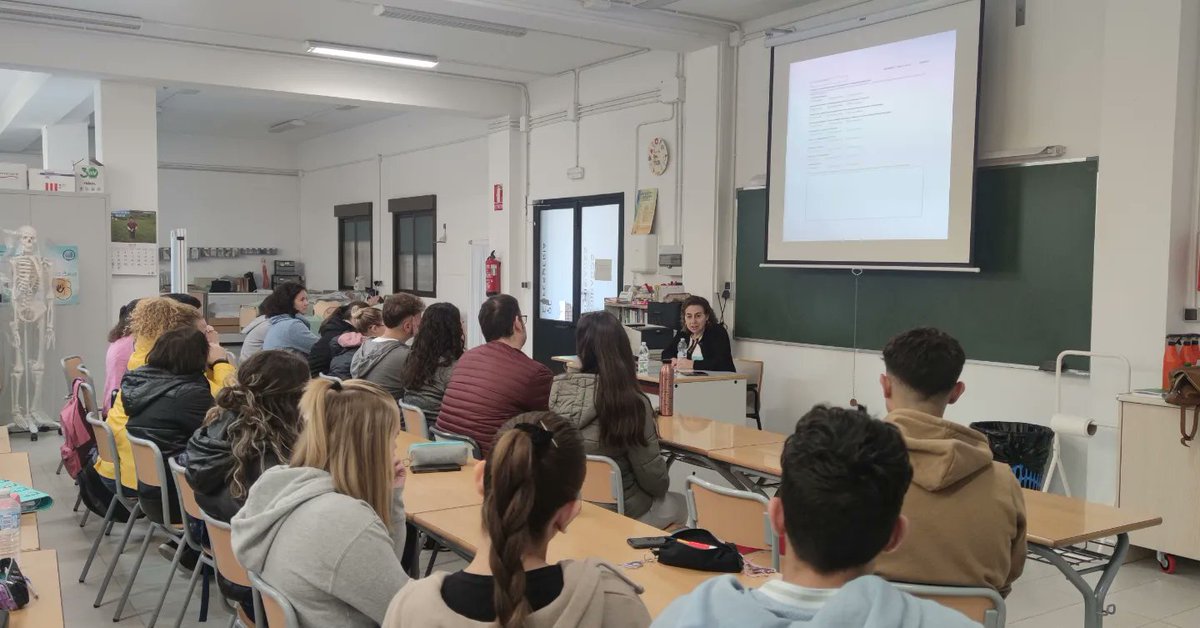 SAFAAlcala's tweet image. #FormaciónComplementaria #EnFPSAFA
👇👇👇
Charla #TestamentoVoluntadesAnticipadas impartida por la enfermera gestora de casos de la Unidad de gestión clínica #MaríaJoséNieto 
⤵️⤵️⤵️
Seguimos con la formación complementaria de nuestro alumnado 👏👏👏
¡¡¡Mil gracias María José!!!