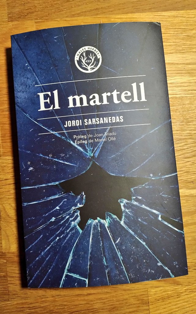 'Però no vaig plorar. Jo no ploro. Així descobria que soc de la raça d'aquells per als quals el dolor és un bloc eixut, de caires tallants'. Un senyor LLIBRÀS!