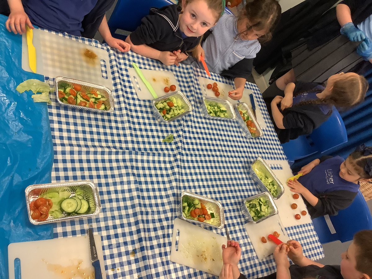 In cookery club this week, prepared a yummy summer salad 🥗 We continued good food hygiene and practised our chopping skills using childrens chef knives 🔪