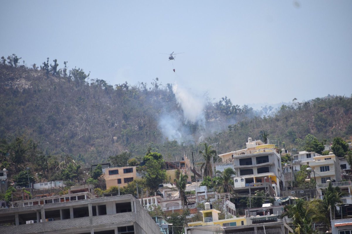 #importante Controlado el 90% del incendio forestal de El Veladero en Acapulco, #Guerrero En las labores de combate participan más de 400 brigadistas.