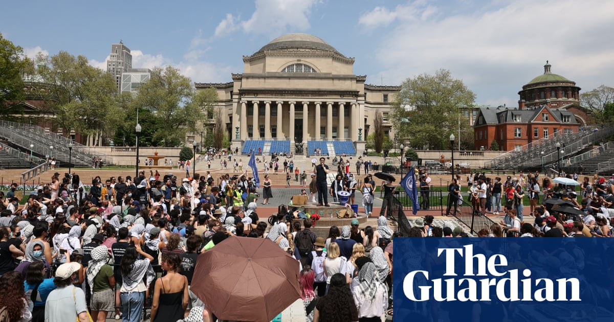 Columbia issues ultimatum to clear pro-Palestine protest or risk suspension theguardian.com/us-news/2024/a…