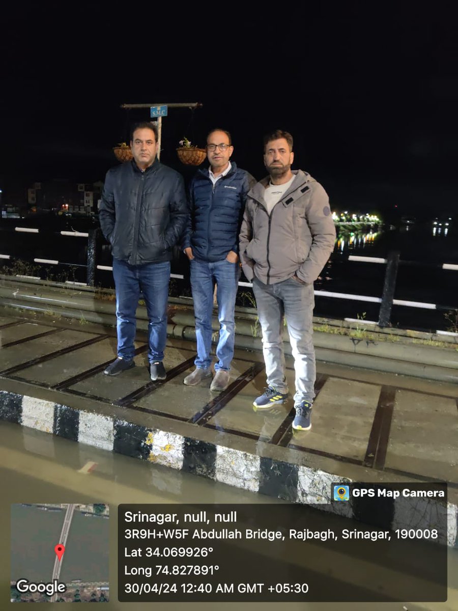 All employees including Civil & Mechanical Engineering Staff of City Drainage Circle @SMC_Srinagar are on alert to ensure dewatering operations throughout the city. @OfficeOfLGJandK @JKHUDD1 @DivComKash @owais_ias @diprjk @ddprsrinagar @ddnewsSrinagar @SMC_Sanitation @SMC_24x7