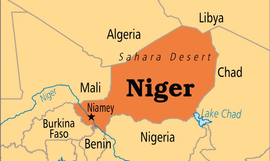 Le Niger est un pays d’Hommes sages, qui retiennent leur colère et cherchent d’abord à discuter pour trouver des solutions.
Tiani, Toumba, Issoufou: ne prenez pas ce calme pour de la passivité. Le peuple nigérien vous montrera bientôt sa bravoure pour recouvrer sa liberté.