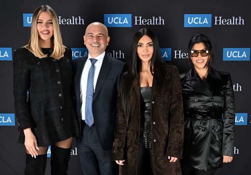 Khloé Kardashian with Kim Kardashian, Kourtney Kardashian and Eric Esrailian