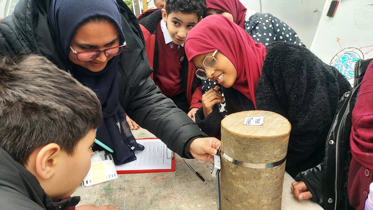 rootstofruit202's tweet photo. @PercyShurmerAET are the first primary to engage with the stunning work being undertaken by @BIFoRUoB as they strive to understand the role trees play in the survival of our planet.
Many important eyes were on them today, &amp; they soared to the challenge!
@AETAcademies @mrsrmurad https://t.co/b8wPGocCY2