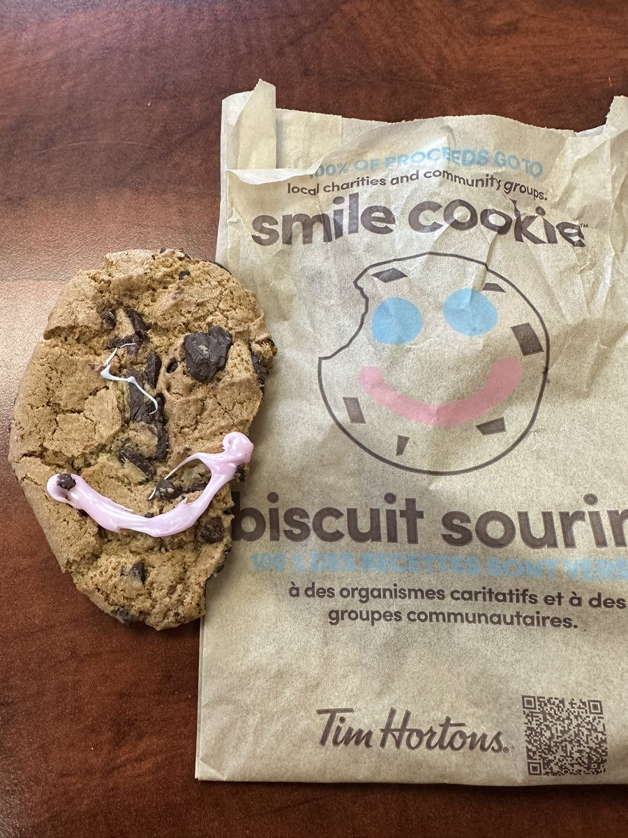 Rgcoppens's tweet photo. Geez @TimHortons I think your people need to put more effort into the #SmileCookie I got a #ZombieCookie https://t.co/g43W11BoVb