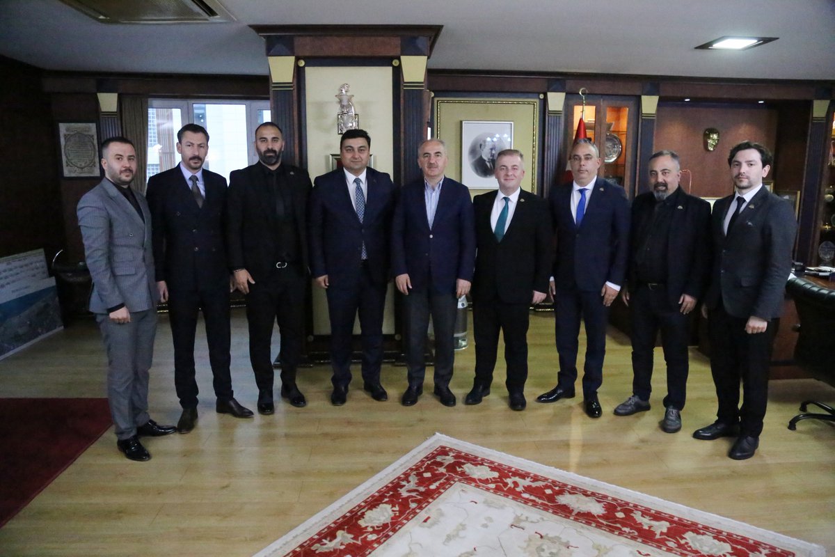 Türkiye Kentsel Tesis Yönetimi Derneği Başkanı Suat Sandalcı ve yönetim kurulu üyelerine ziyaretlerinden dolayı teşekkür ederim.