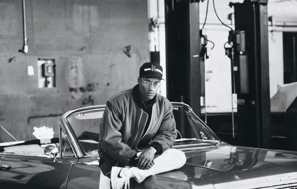 Remembering #JohnSingleton. 
🎬🙏🏽💚 ✊🏾🎥
 
John was one of 1990s black filmmakers who tackled serious issues without sacrificing entertainment value. I was glad to be part of that movement, witnessing the rise of Hollywood’s Black film renaissance. 

#TRAILBLAZER #BLACKFILMMAKERS