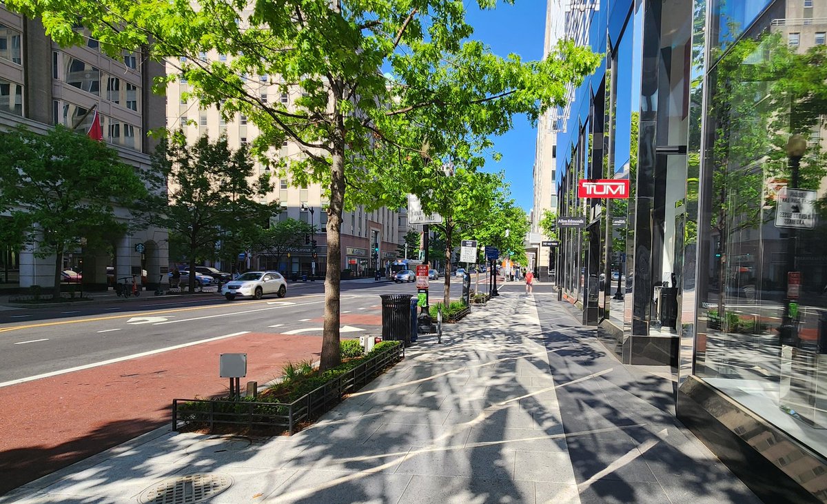 #StreetPhotography 2024

#StreetScenes #architecture

#WashingtonDC

#JPHogan - #photography