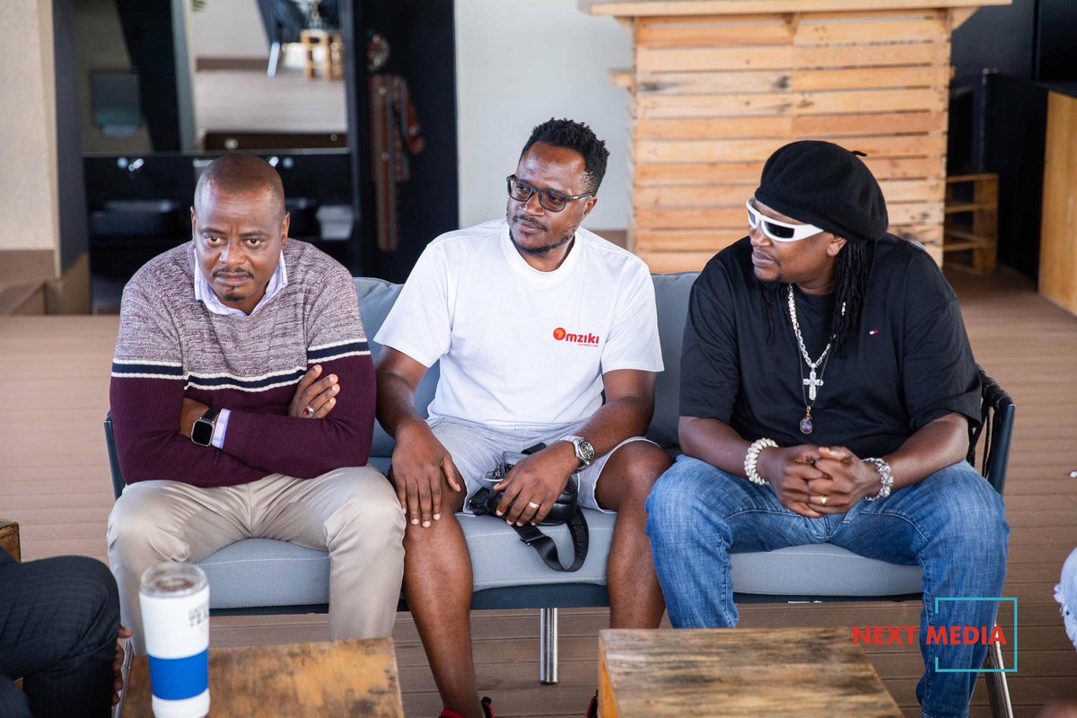 Kin Kariisa🇺🇬 (@kkariisa) on Twitter photo an opportunity for everyone to participate and join the conversation about the future of the music industry in Uganda.
Huge thanks to my friend, <a href="/itsEmmaCarlos/">e'CARLOS 🤓</a>, who was instrumental in making today's engagement possible.
#NextMediaUG
(4/4) an opportunity for everyone to participate and join the conversation about the future of the music industry in Uganda.
Huge thanks to my friend, <a href="/itsEmmaCarlos/">e'CARLOS 🤓</a>, who was instrumental in making today's engagement possible.
#NextMediaUG
(4/4)