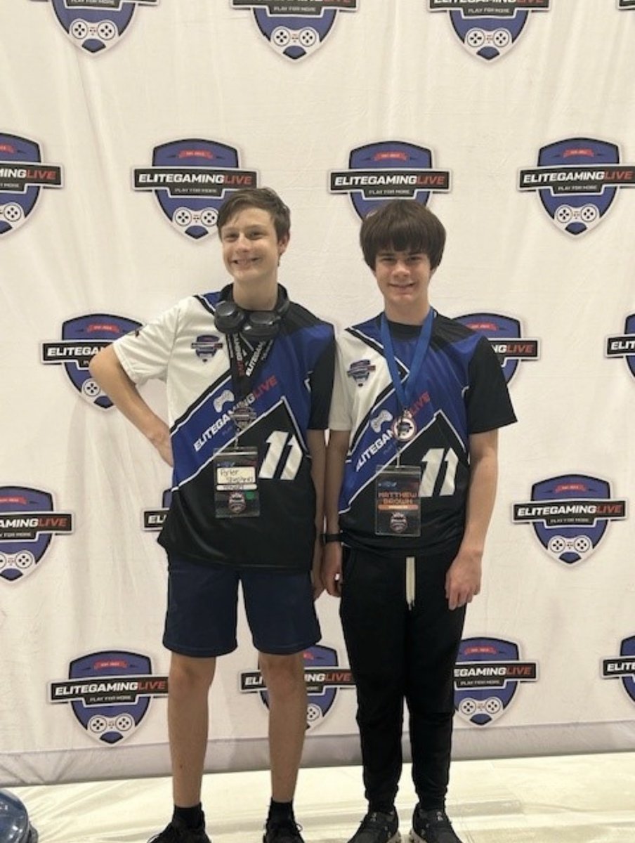 Congrats to Porter Shepherd for placing 1st and Matthew Brown for placing 2nd at the APS Esports Championship. The first-place award was $500 and second place was $200. @HowardMSSTEAM @apsupdate @THollisEdS @Gxharp15 @NicoleWill1 @ThatsDrOwens