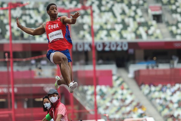 Echevarría desea saltar de nuevo por #Cuba
Autoridades del #atletismo en la Isla recibieron con beneplácito la voluntad expresada por el subcampeón olímpico de #Tokio2020.
#DeporteCubano #InderCuba jit.cu/NewsDetails.as…